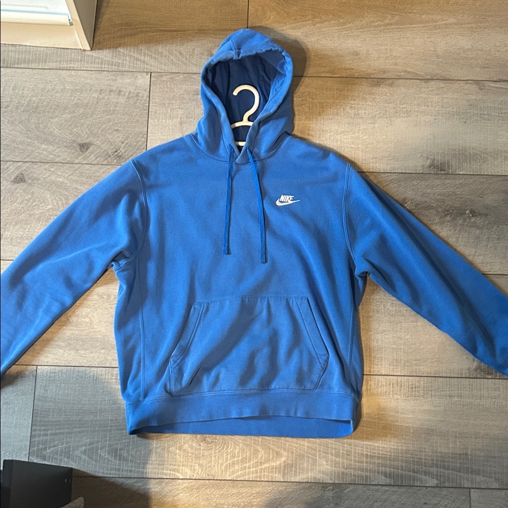 Nike Men's Hoodie in Vibrant Blue